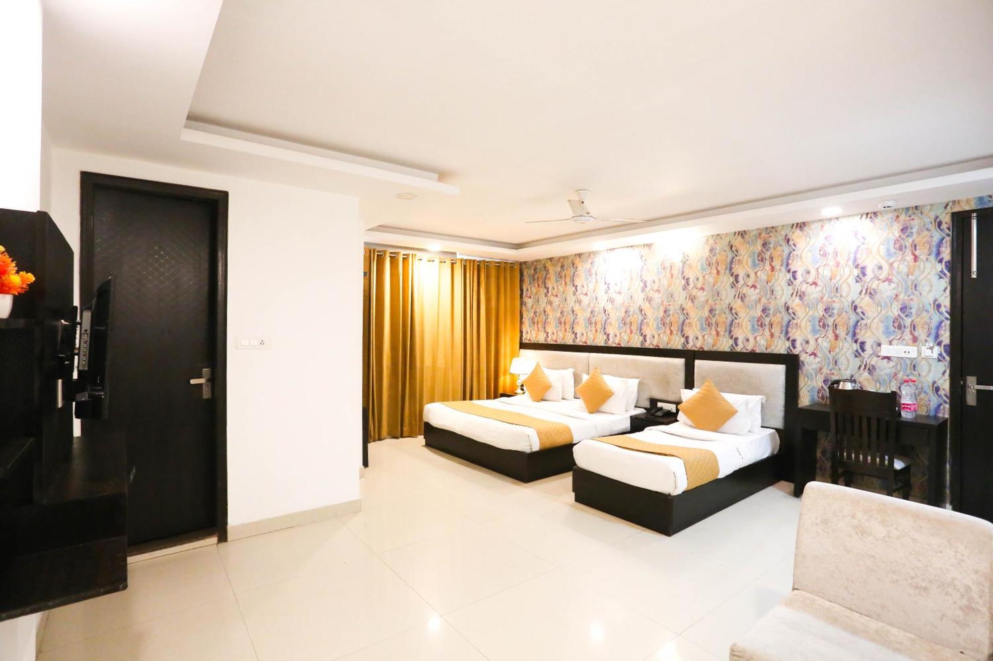Hotel Aashiyana ニューデリー エクステリア 写真