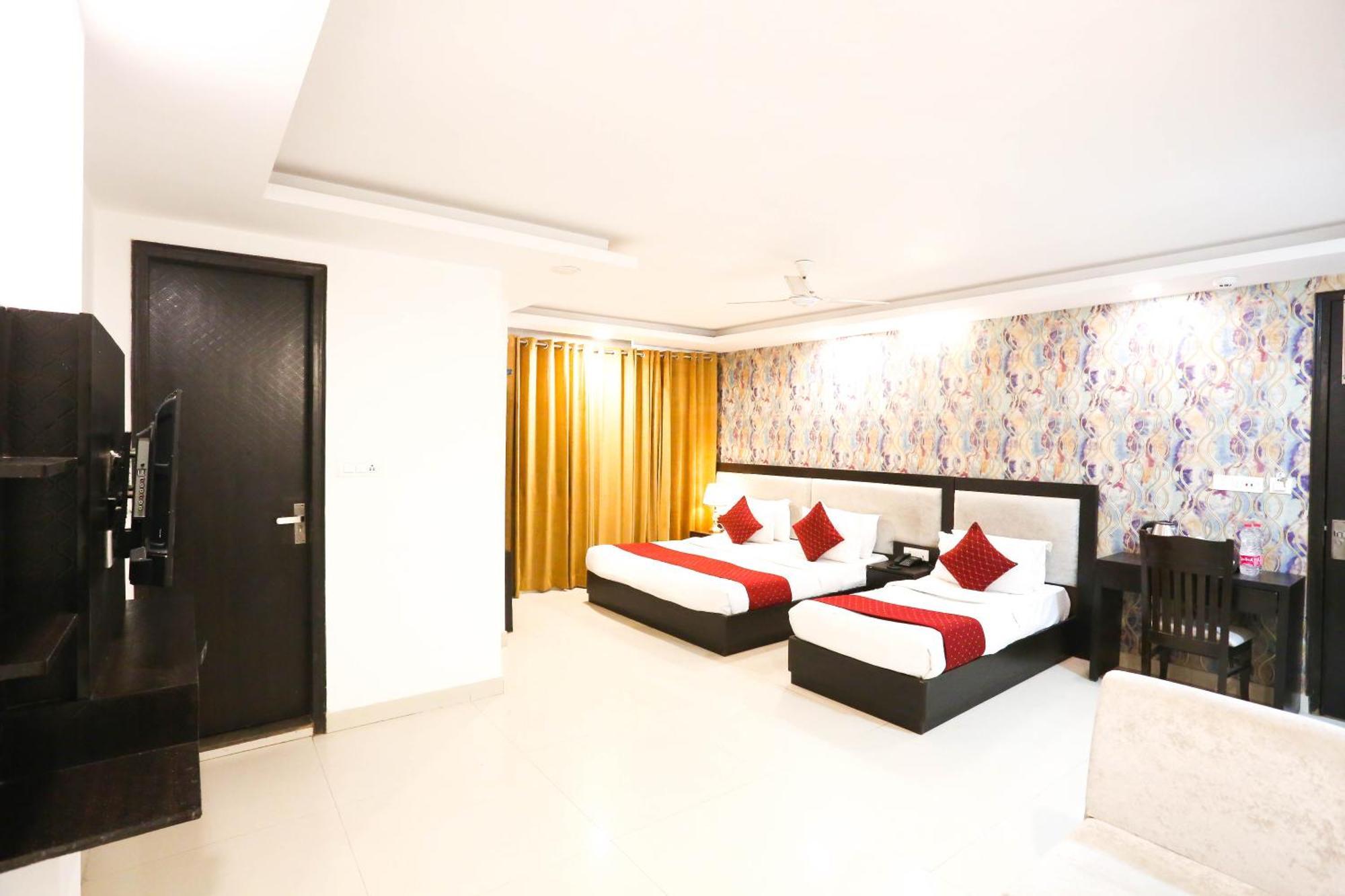 Hotel Aashiyana ニューデリー エクステリア 写真