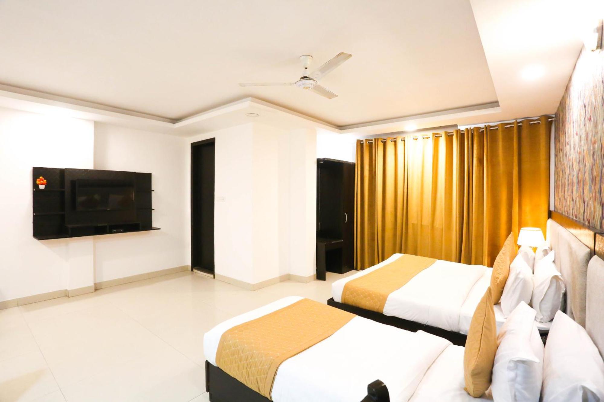 Hotel Aashiyana ニューデリー エクステリア 写真