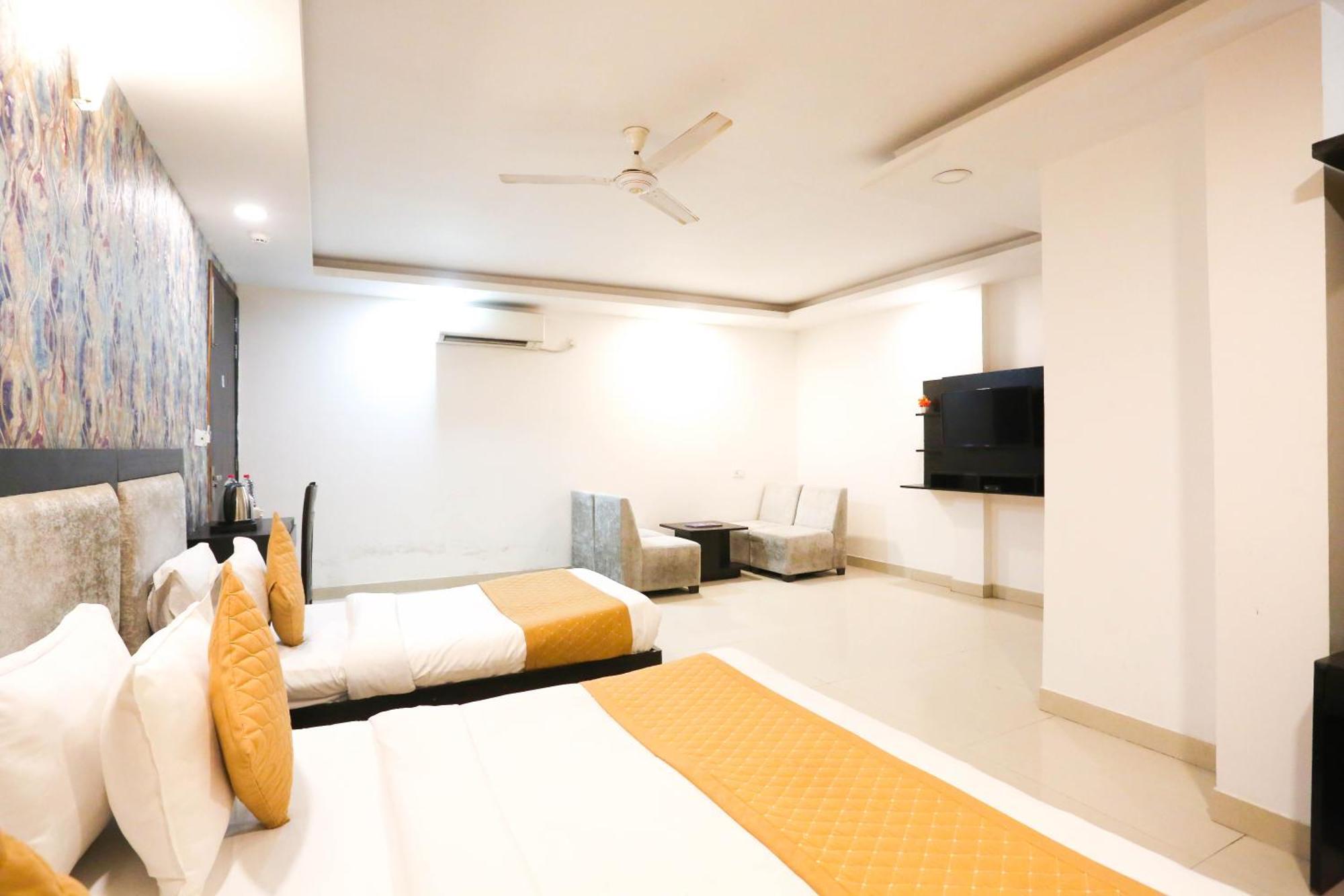 Hotel Aashiyana ニューデリー エクステリア 写真