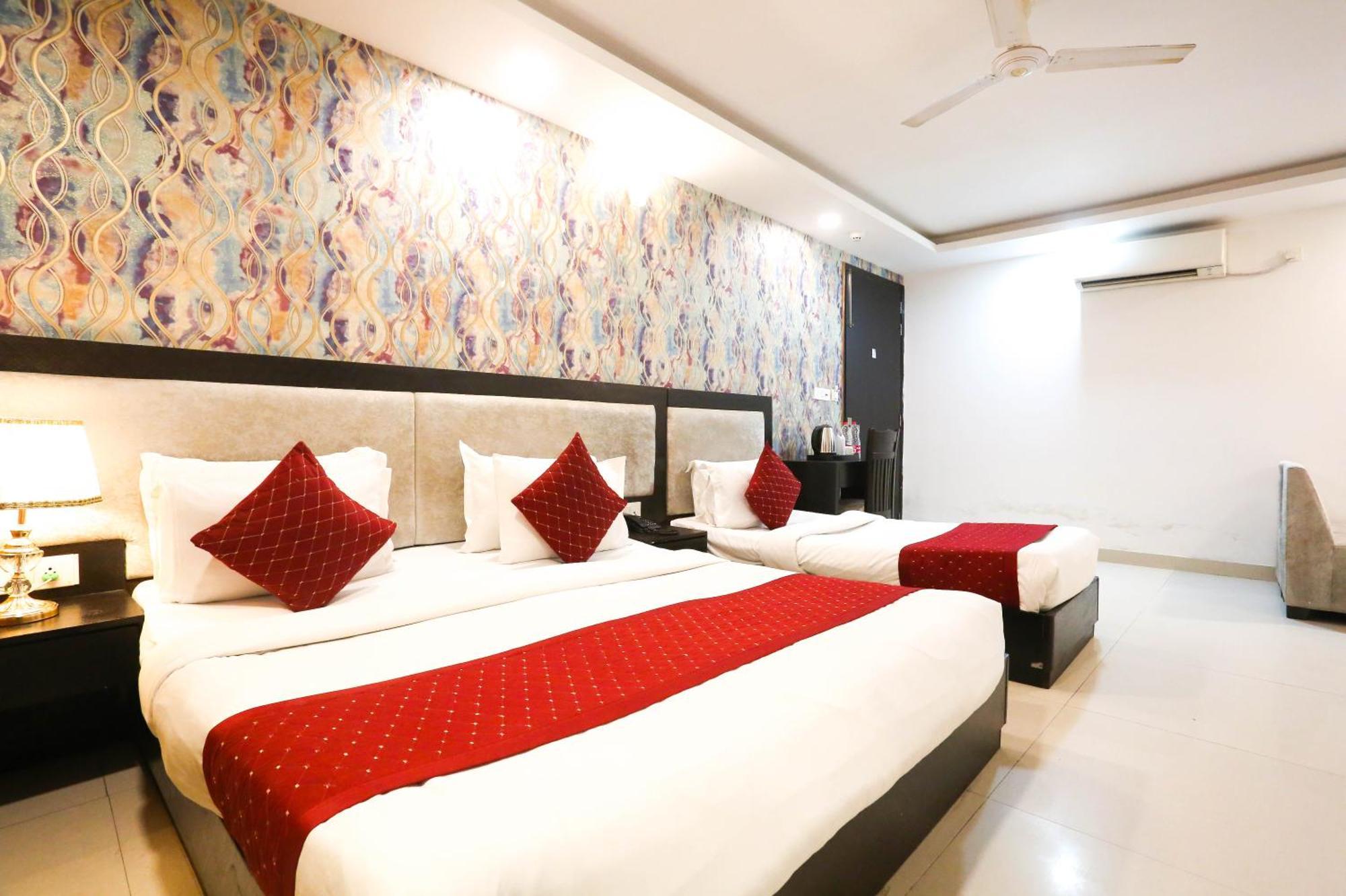 Hotel Aashiyana ニューデリー エクステリア 写真