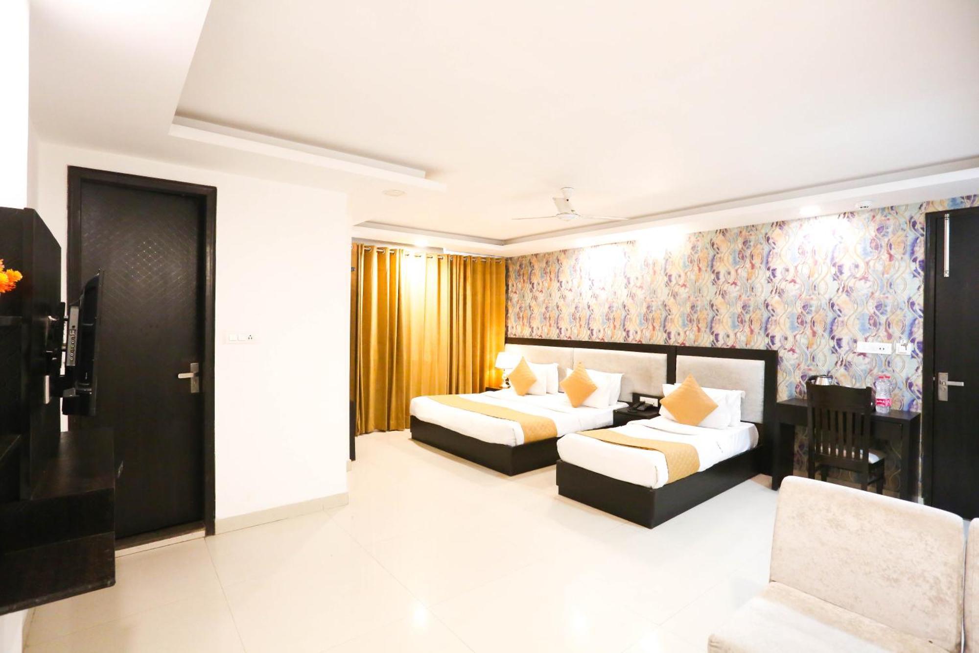 Hotel Aashiyana ニューデリー エクステリア 写真