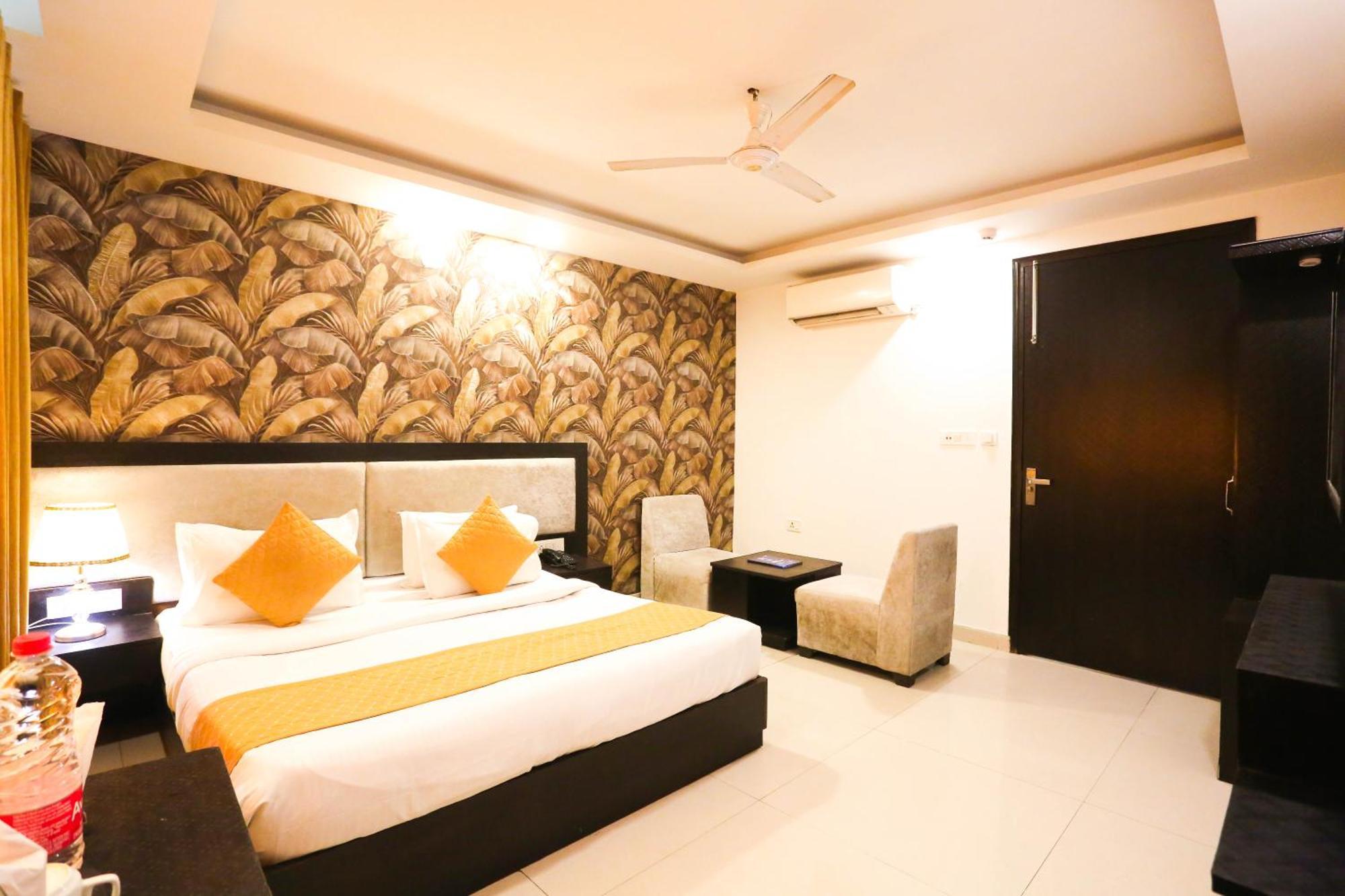 Hotel Aashiyana ニューデリー エクステリア 写真